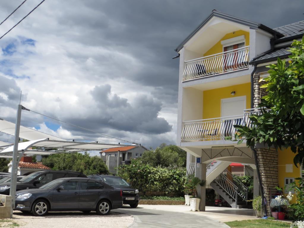 Apartments Tonka Pakoštane Eksteriør bilde
